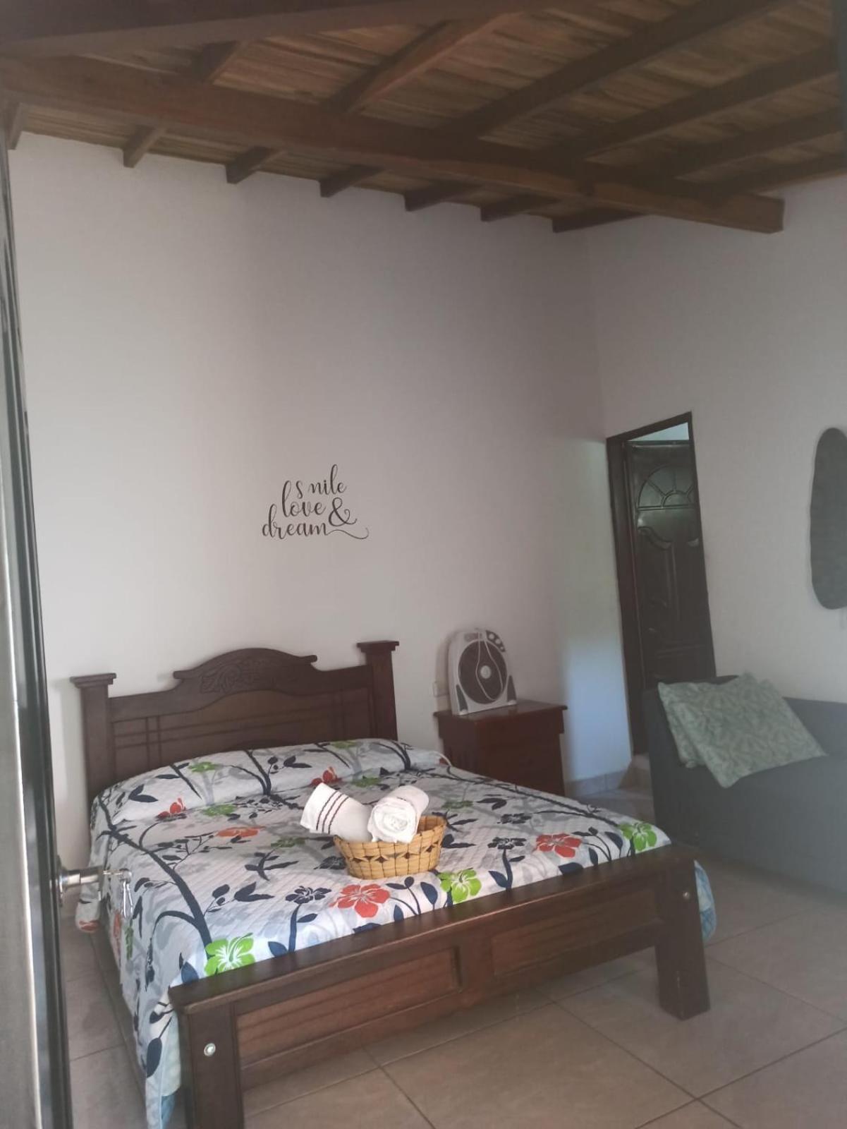Hostal Jose Navarro Guadalupe Eksteriør billede